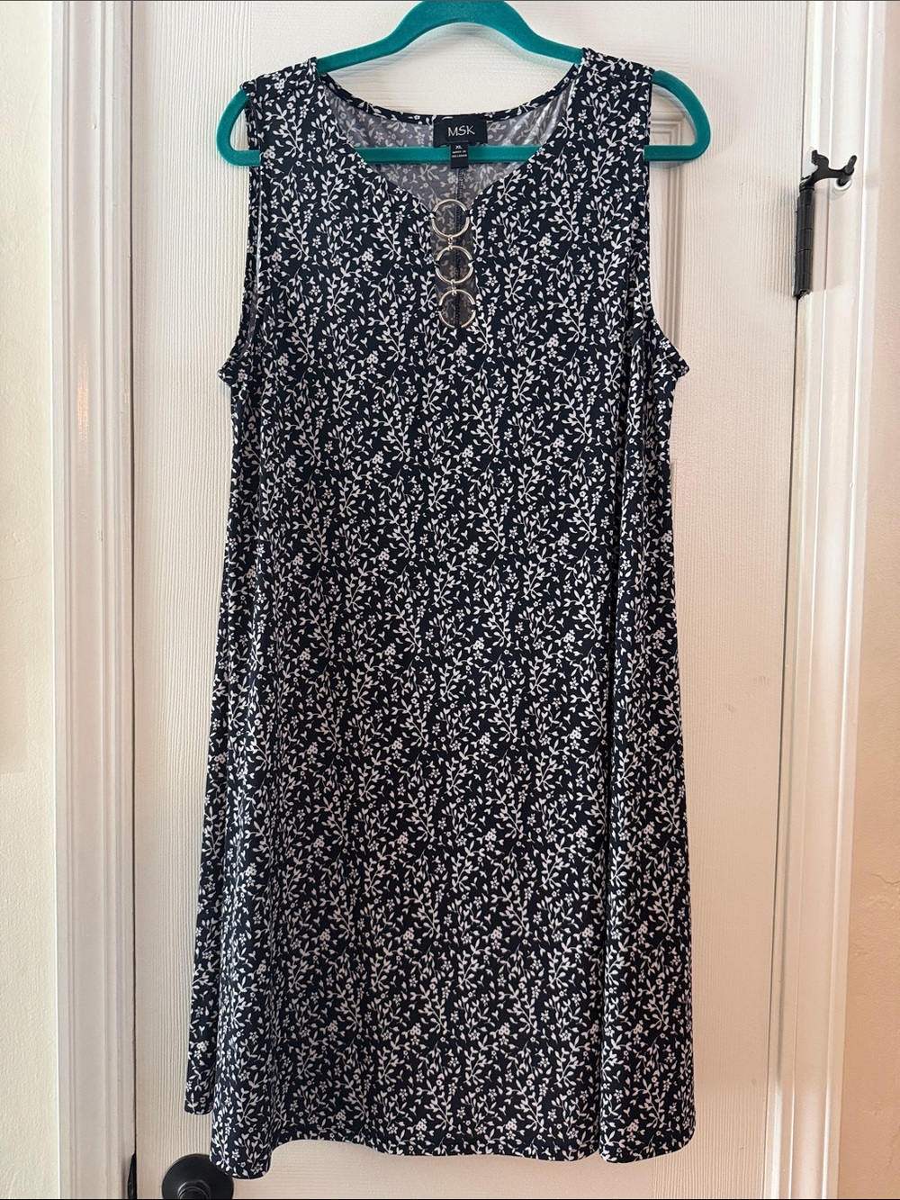 MSK Black & White Floral Sleeveless Midi Dress with Ring Detail